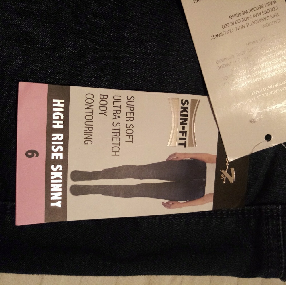 Jeans - Picture 4 of 5